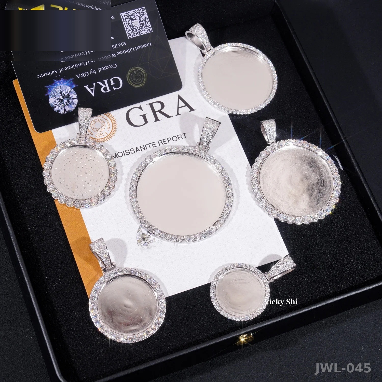 Iced Out Photo Pendant · 39mm 46mm 49mm 55mm · 925 Silver · VVS Moissanite