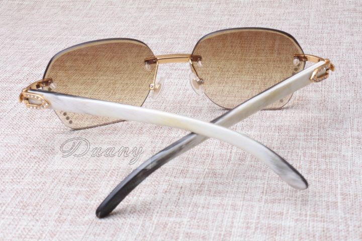 style high quality trendy Diamond mixed Cattle Horn Sunglasses 8100909 Silver